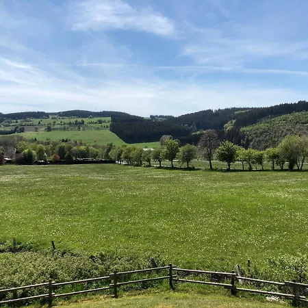 Hillside - Cosy Vacation With A View